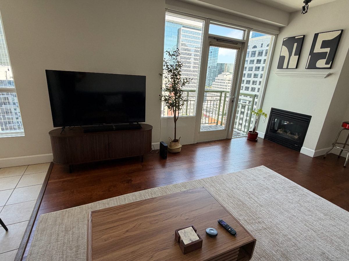 Modern condo with a view - Little Italy - Photo 2