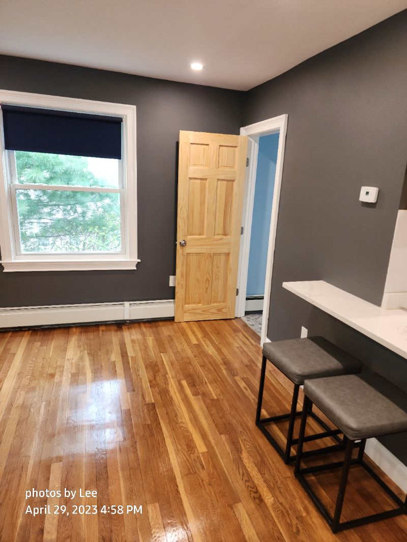 Studio Apt & Two Bedroom Apt - Photo 2