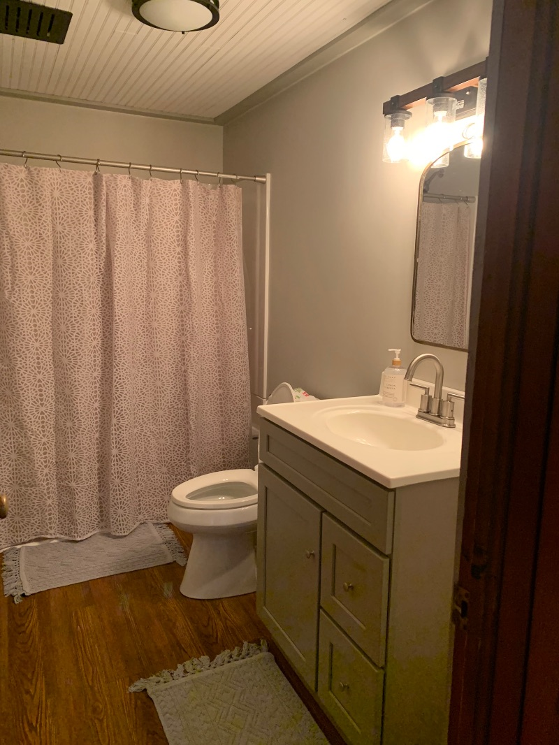 1940s Cozy Craftsman Near Hospitals - Photo 4