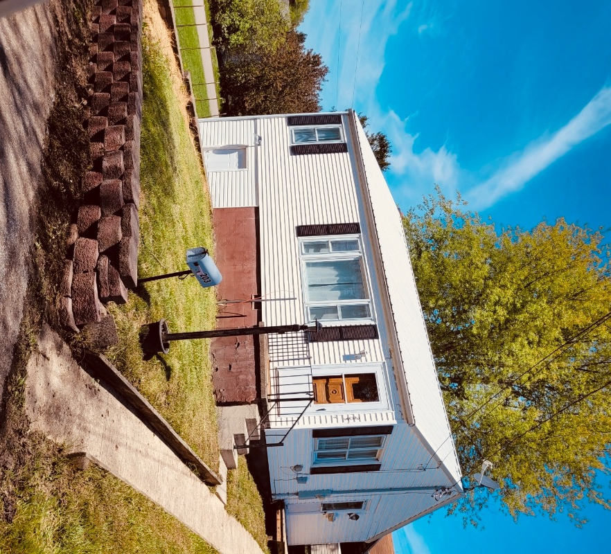 1940s Cozy Craftsman Near Hospitals - Photo 3