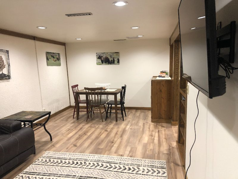 Newly Remodeled Private Apartment - Photo 6