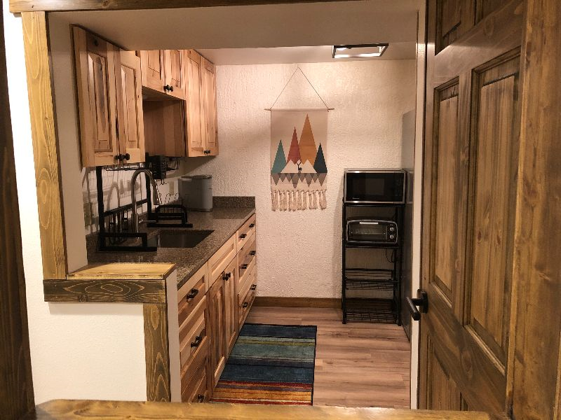 Newly Remodeled Private Apartment - Photo 10
