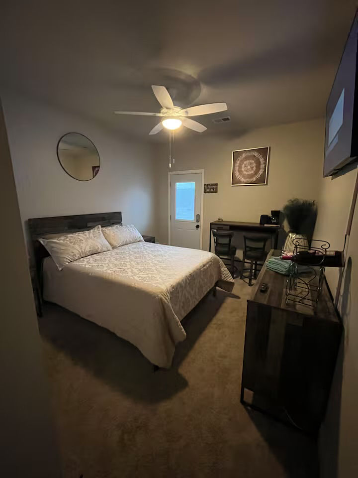 Mckoys Pvt Bed/Bath