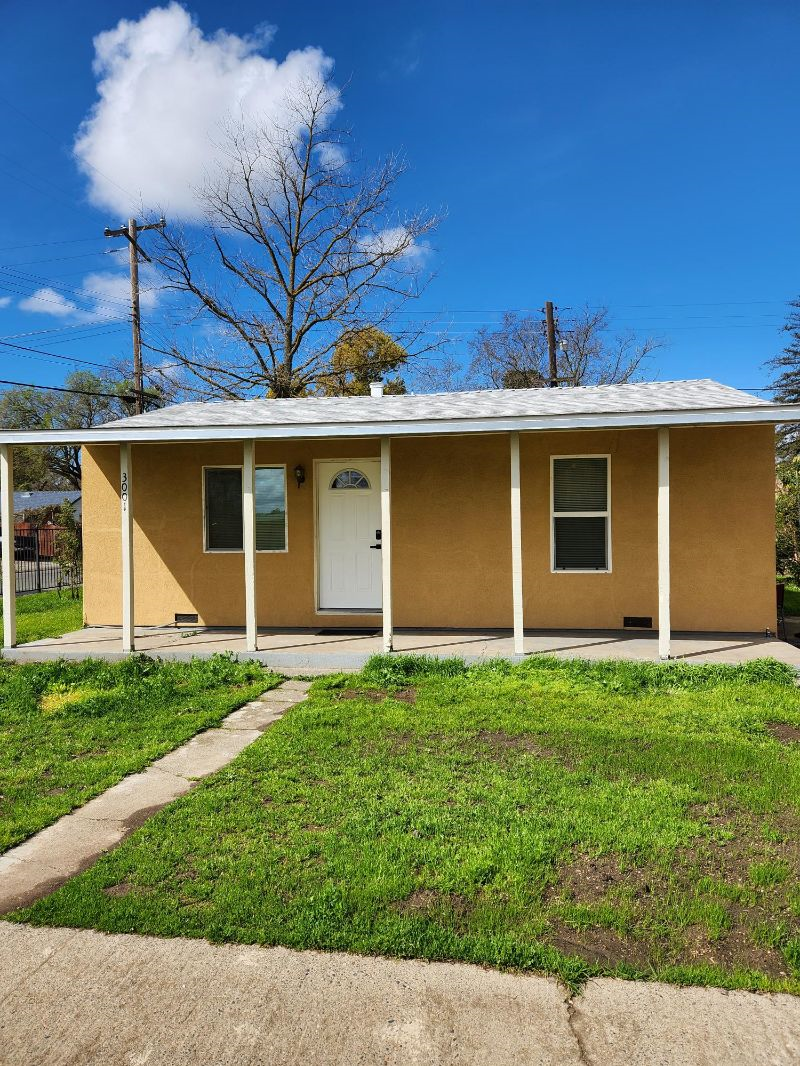 Stylish 2 Bedroom Home for Traveling Professionals - Photo 2