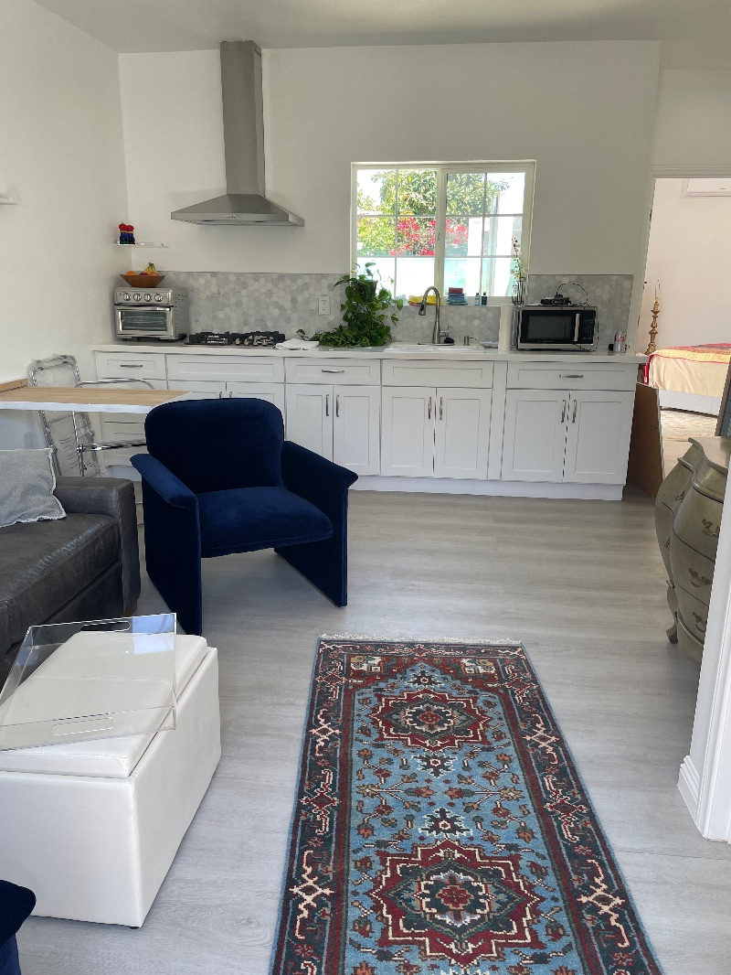 Beautiful Guest house on the Westside - Photo 2