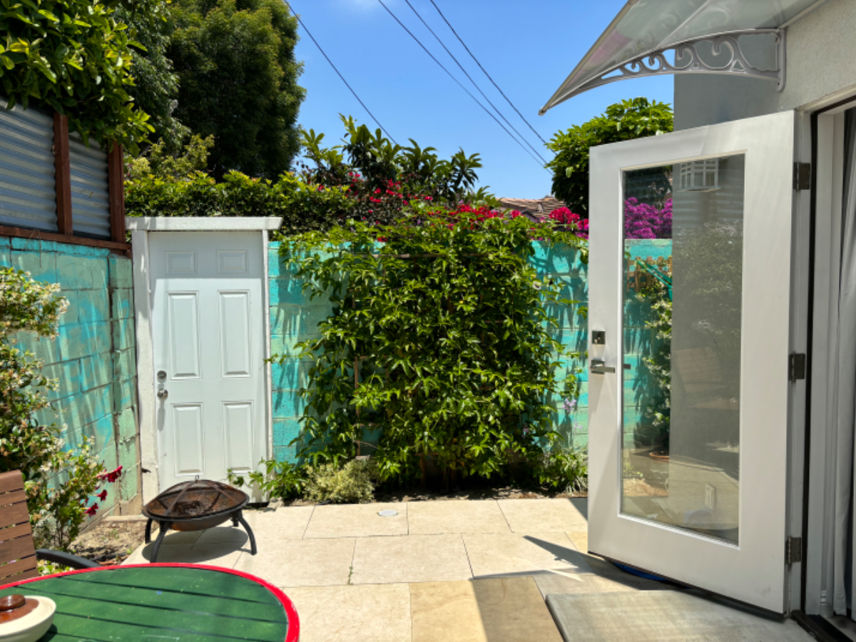 Beautiful Guest house on the Westside - Photo 6