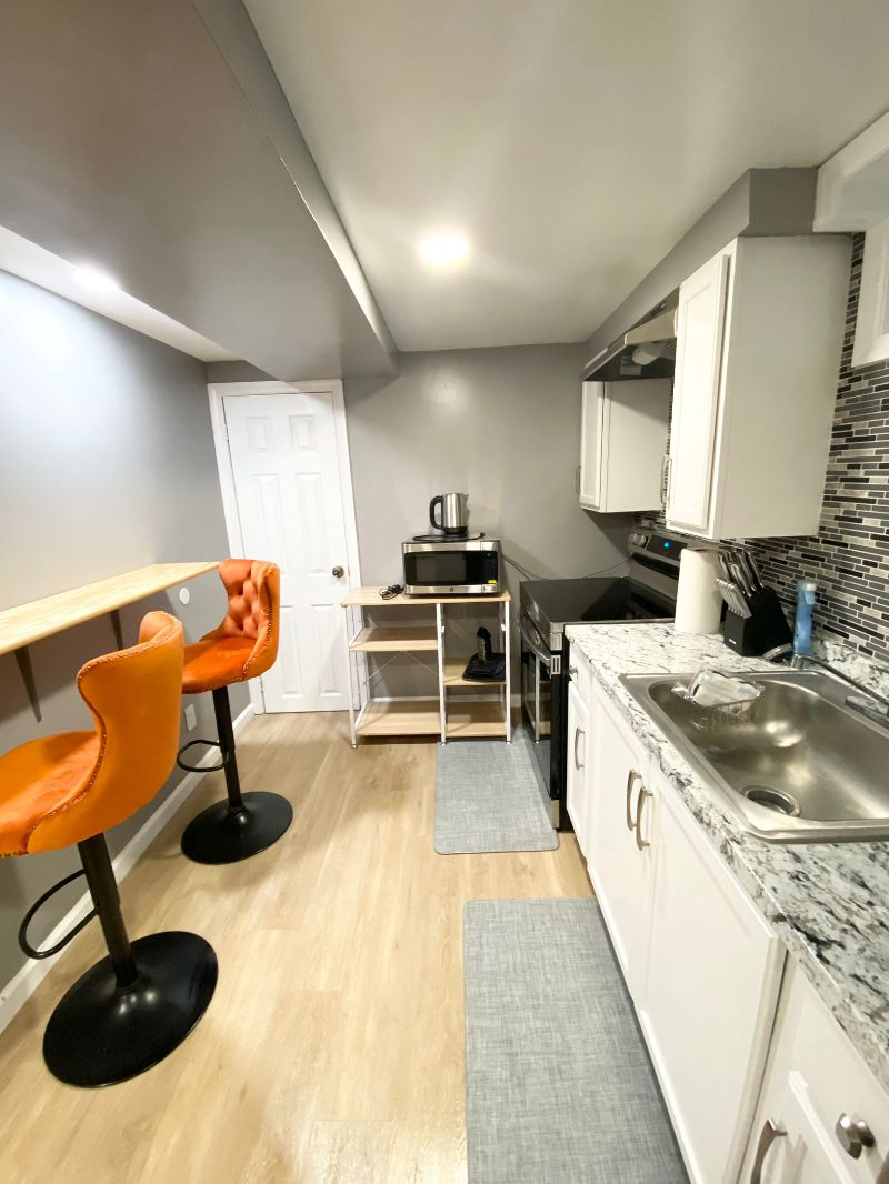 Lovely newly renovated 2bedroom in a nice quiet area very near to the Roosevelt mall an supermarket  - Photo 7