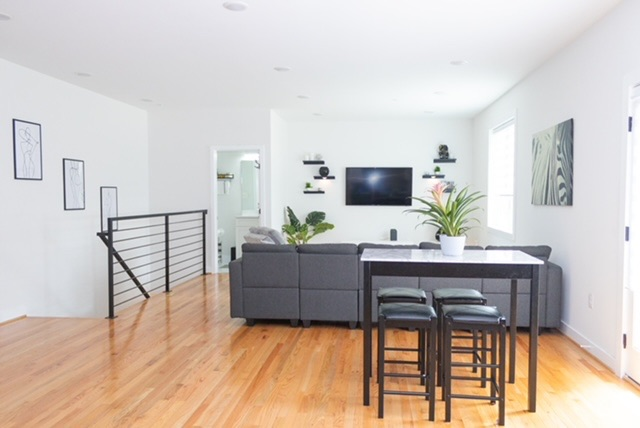 2 BDR, 2.5 bathroom in 2 Level new construction Condo - Photo 3