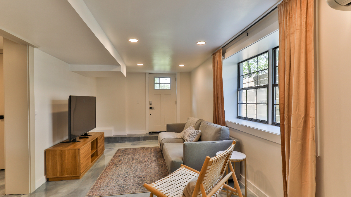 2BR Fully Private Basement Unit - Spacious & Cozy