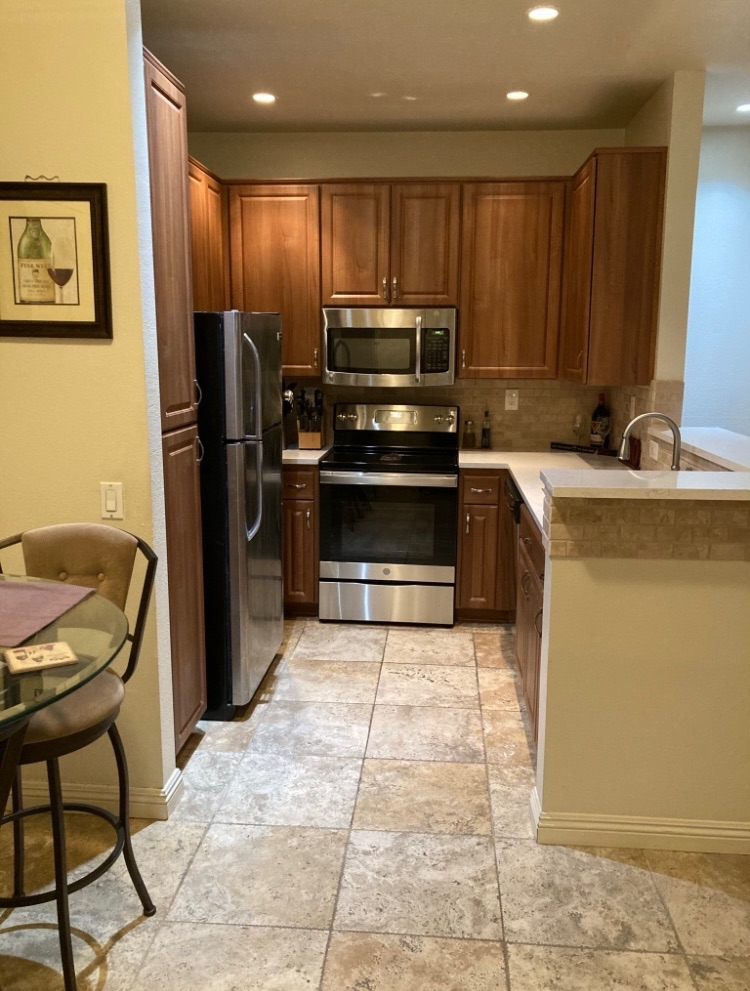 Beautiful, Corner Unit Condo in Mission Valley, San Diego - Photo 3