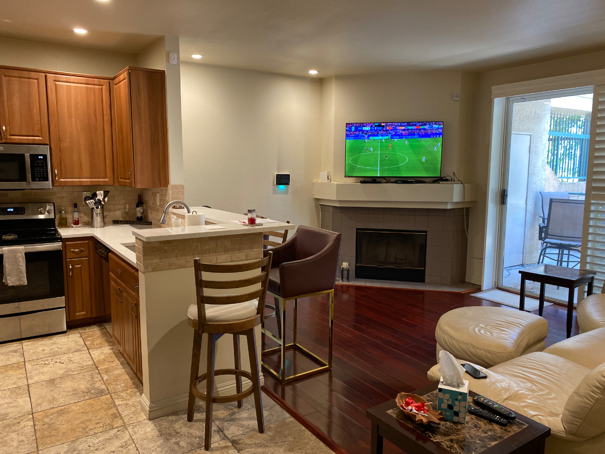 Beautiful, Corner Unit Condo in Mission Valley, San Diego - Photo 4