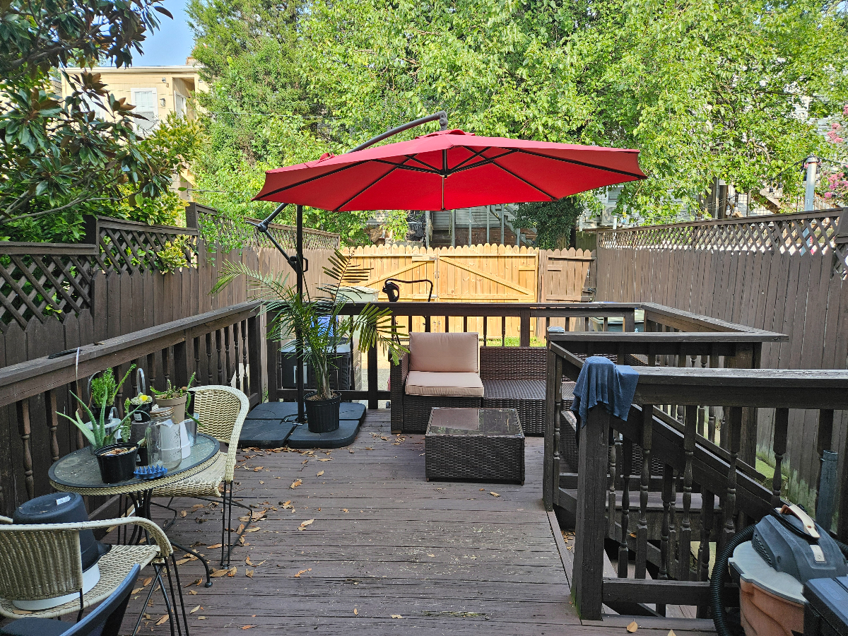 Beautiful Basement Apartment with Private Entrance. - Photo 10