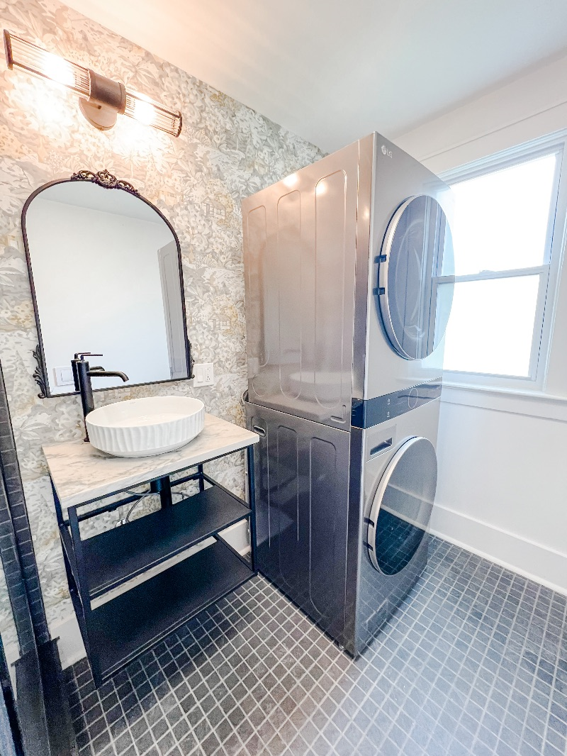 Modern luxury w/ the most comfortable beds in town... - Photo 10