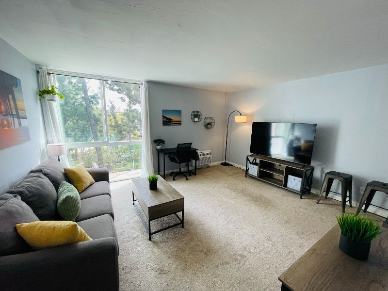 Beautiful Resort Style Condo In Unit W/D and Parking - Photo 5