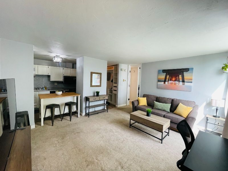 Beautiful Resort Style Condo In Unit W/D and Parking - Photo 4