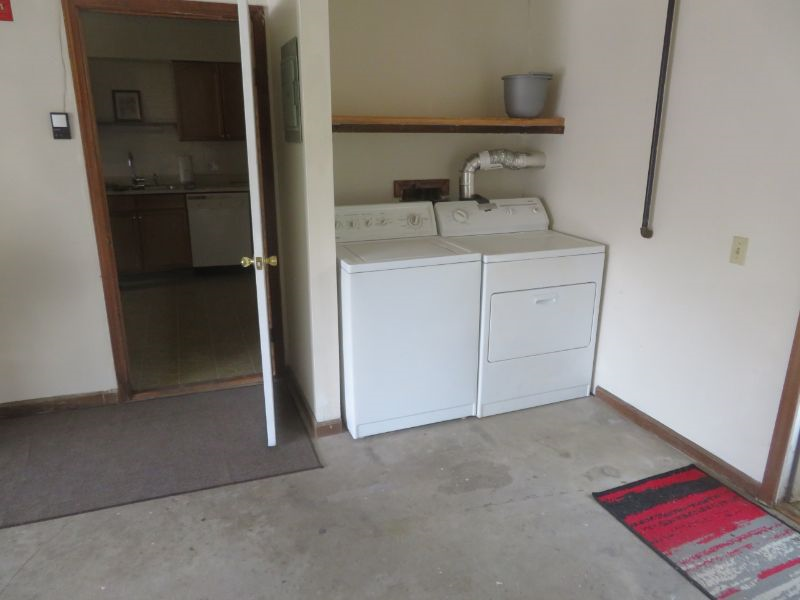 Home with drive-in garage & office - Photo 12