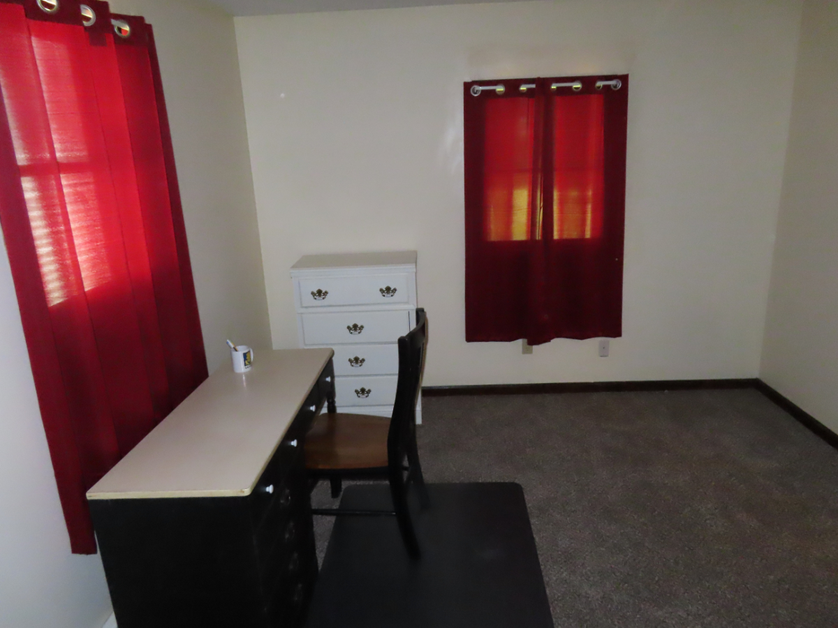 Home with drive-in garage & office - Photo 10