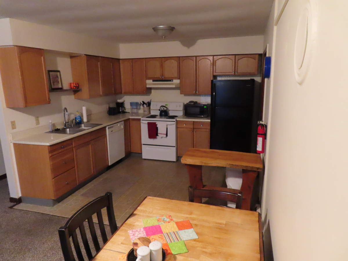 Home with drive-in garage & office - Photo 4