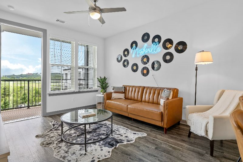 Downtown Nashville - Gym, Free parking, Pool!