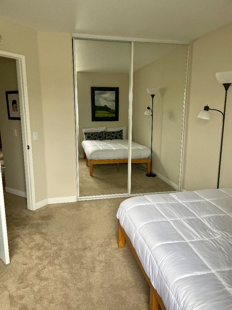 Coastal Room for rent in beautiful home and area - Photo 3