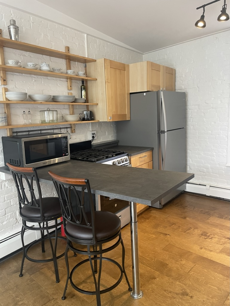 19 Dunn St. Apt. B - Photo 7
