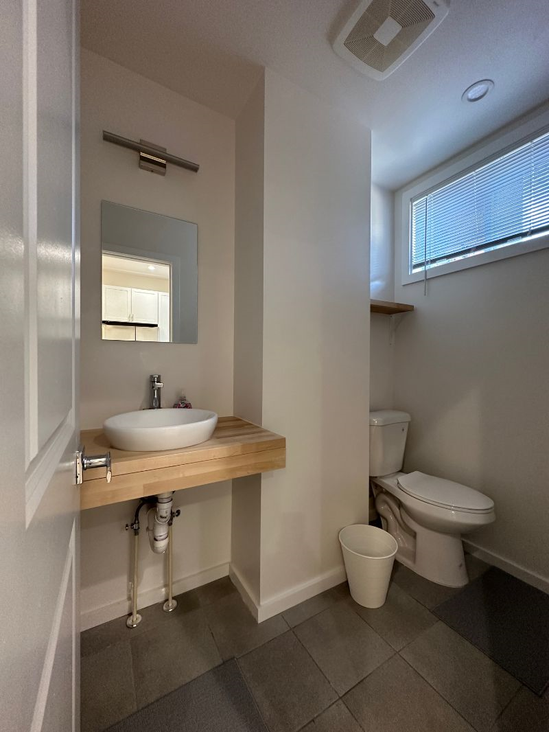 Contemporary Condo near Hospitals and center of DC - Photo 8