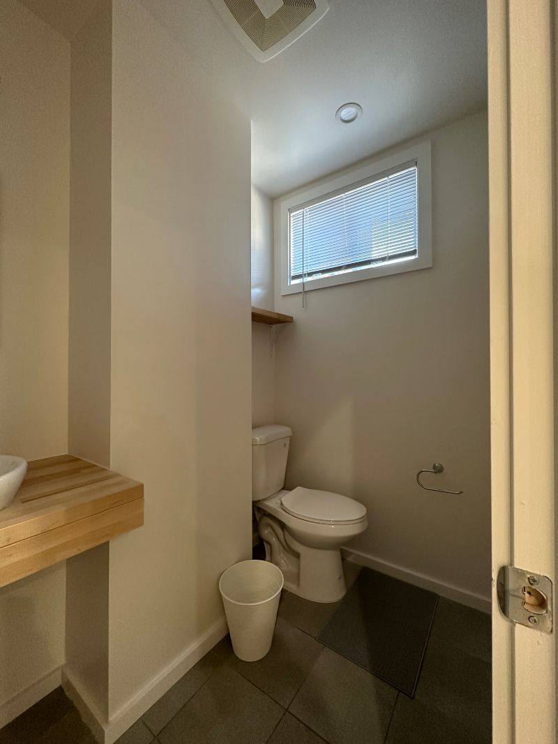 Contemporary Condo near Hospitals and center of DC - Photo 9