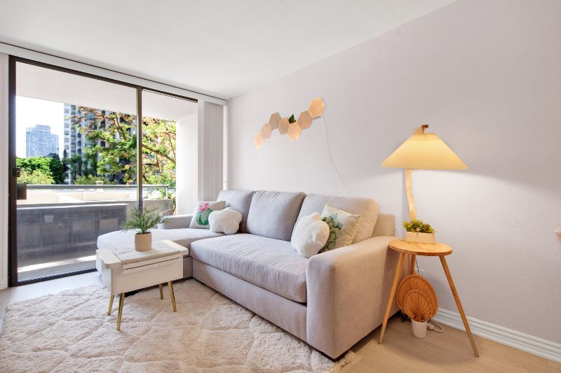 CENTRAL, BRIGHT, COZY ENTIRE CONDO NEAR USC - Photo 3