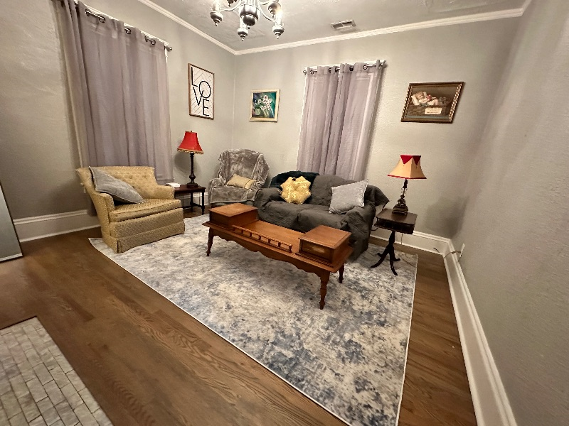 1576 Lee St E Apt A - 2 bed 1 bath second fl apartment East End Historic District OS parking WD all - Photo 5