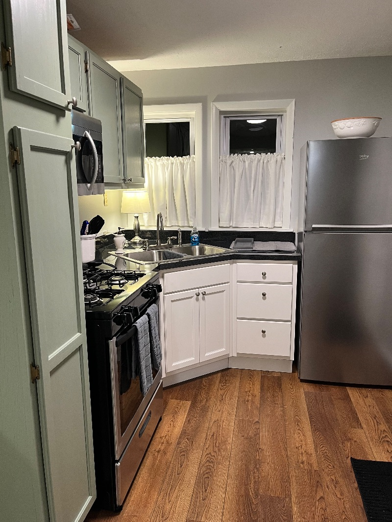 One bedroom cottage w/in walking distance to hospital! - Photo 5