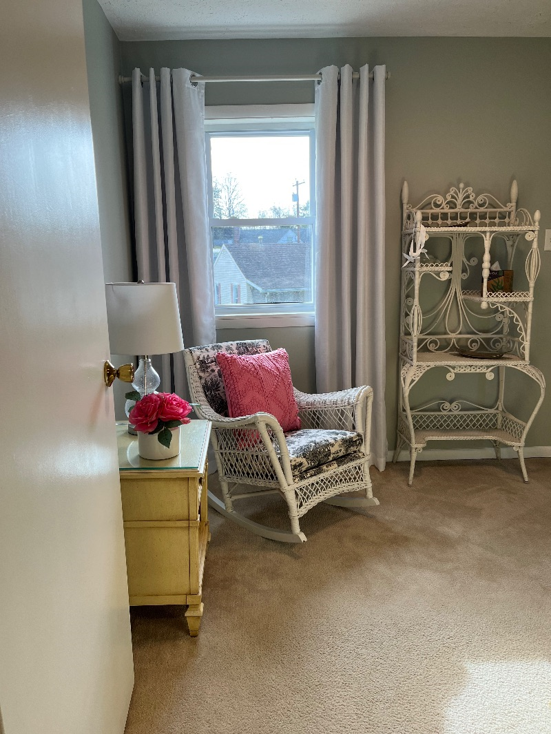 One bedroom cottage w/in walking distance to hospital! - Photo 11