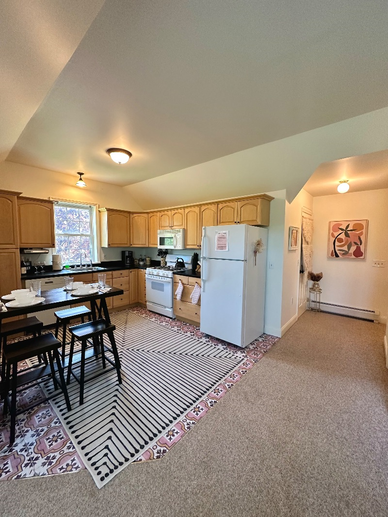Apt Close to Saratoga Hospital and Downtown - Photo 2