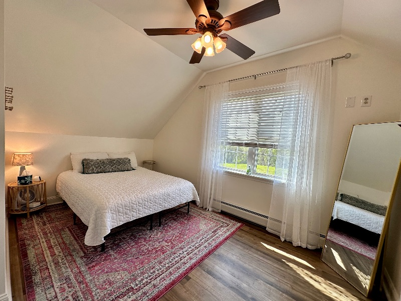 Apt Close to Saratoga Hospital  and Downtown - Photo 6