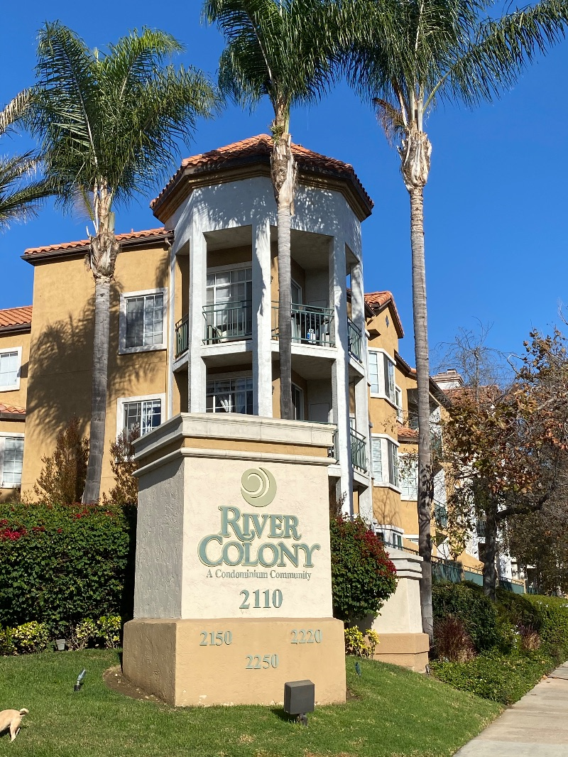 Walk to restaurant stores and trolley station from this resort like two bedroom two bath in resort like Mission Valley condo - Photo 2