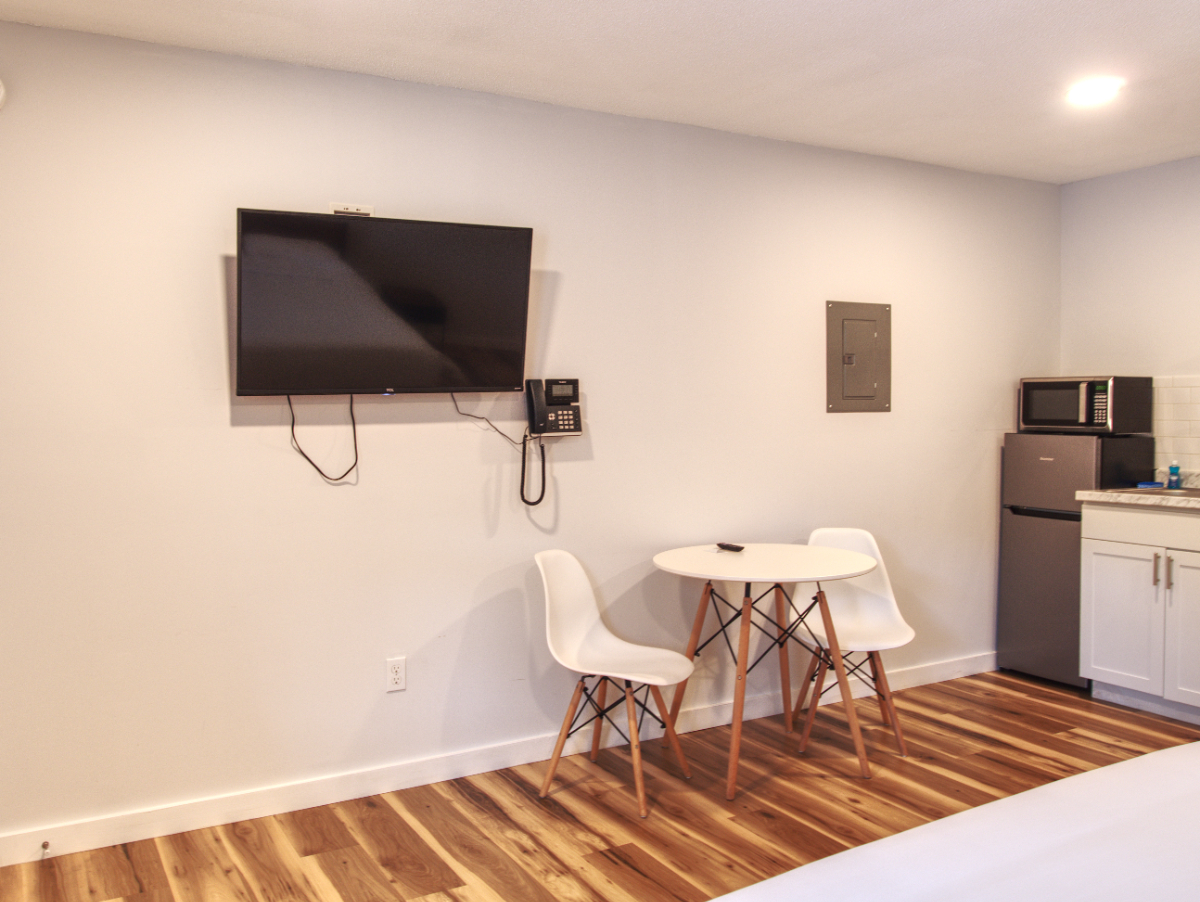 Studio A - Photo 8