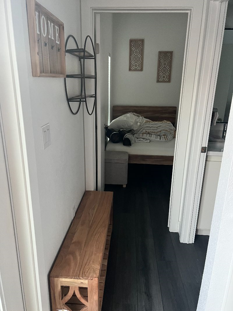 Cozy 1 Bedroom Newly Built Home - Photo 6