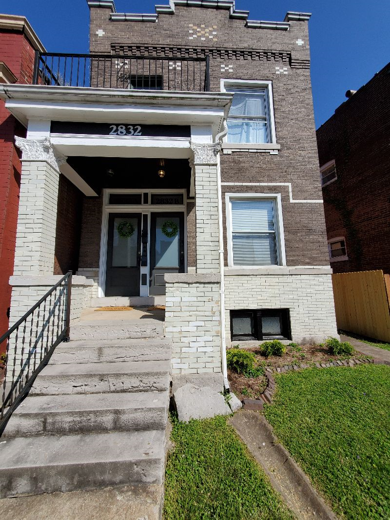 Spacious, 1 Bedroom Upstairs Apartment near Benton Park with Laundry ...