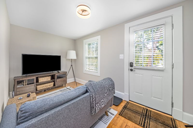 Canal Trail Upstairs-1GB WiFi, Walkable