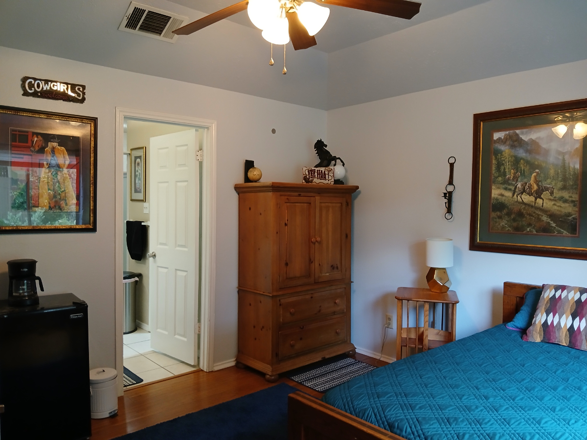 Cozy Nook Inn Room 2