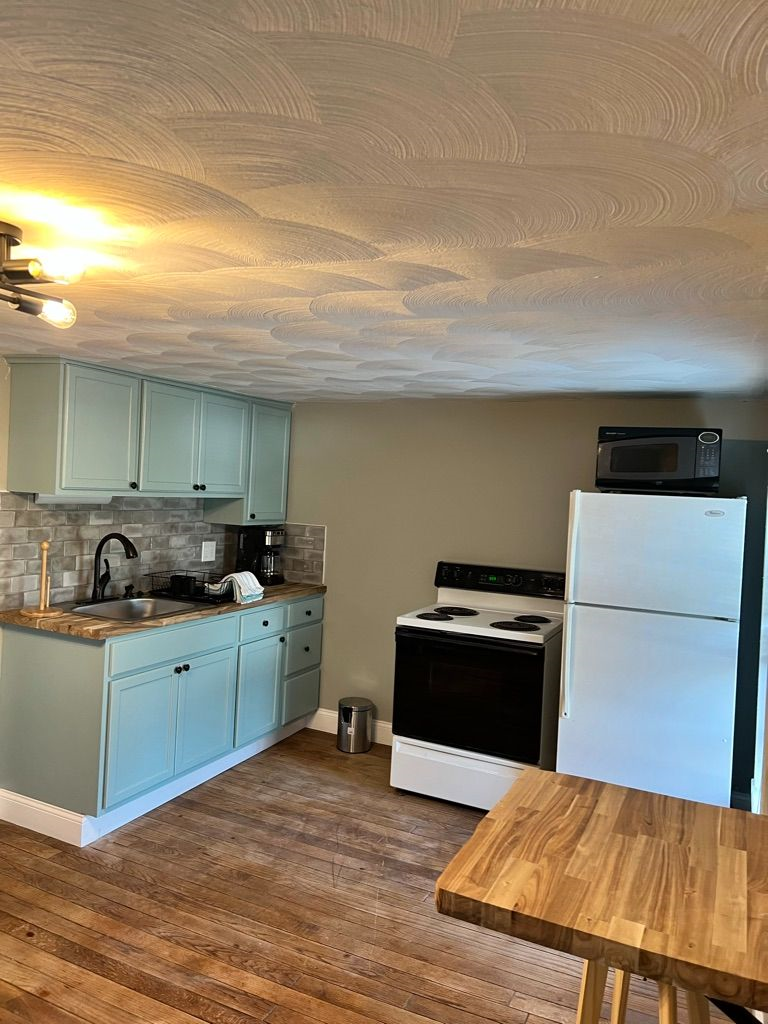 Private 1 bed 1 bath apartment with parking - Photo 4