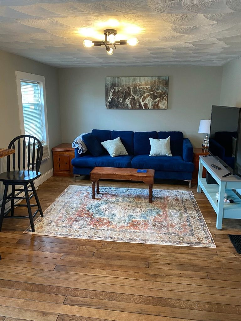 Private 1 bed 1 bath apartment with parking - Photo 1
