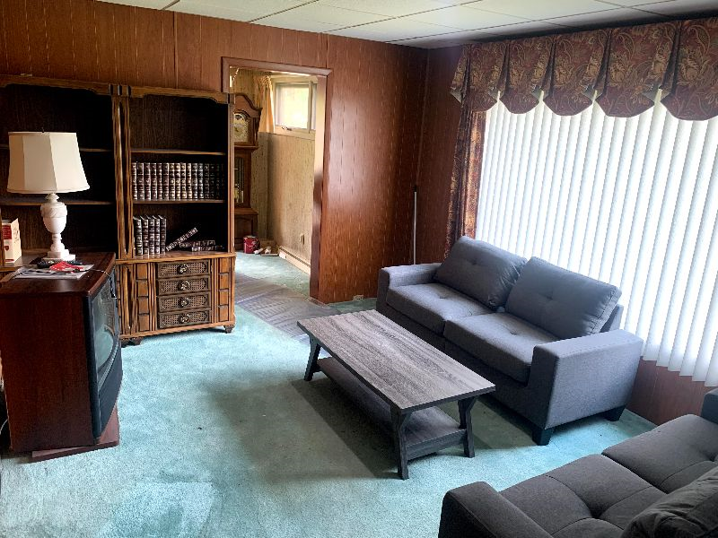 Newly Furnished House Spacious Convenient and Steps Away from UHS Hospitals - Photo 2