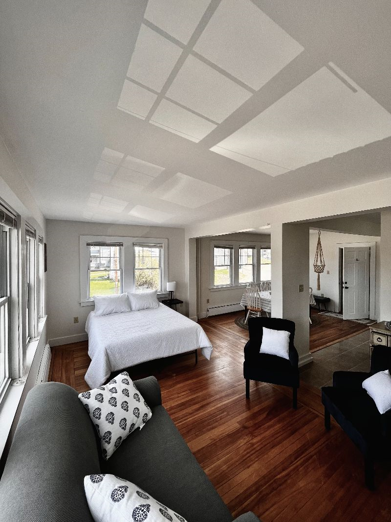 Large Studio by the Lake - Photo 2