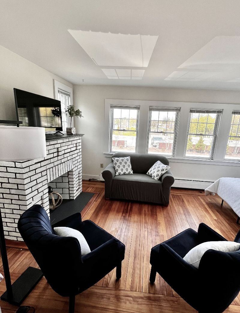 Large Studio by the Lake - Photo 4