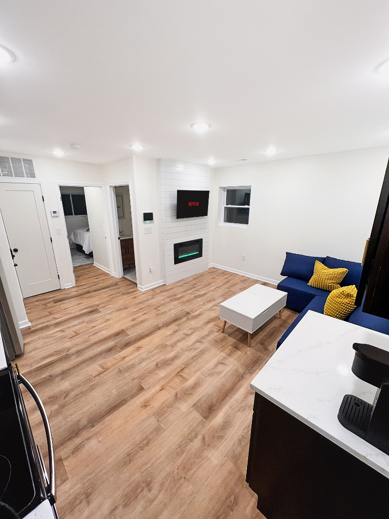 Modern 1BR 1 Bath apartment - Photo 2