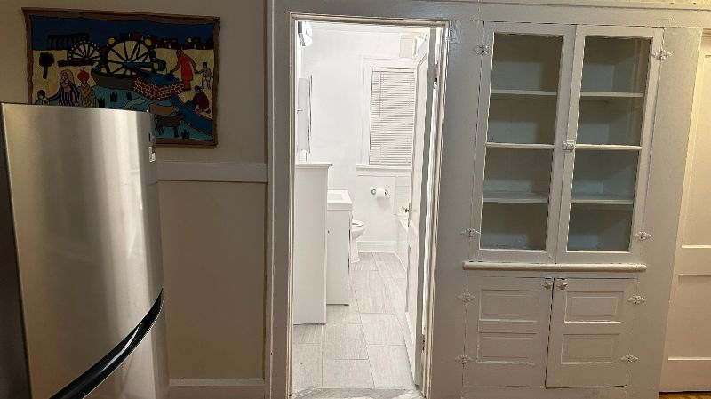 3 Bedroom 1 bathroom apt - Photo 2