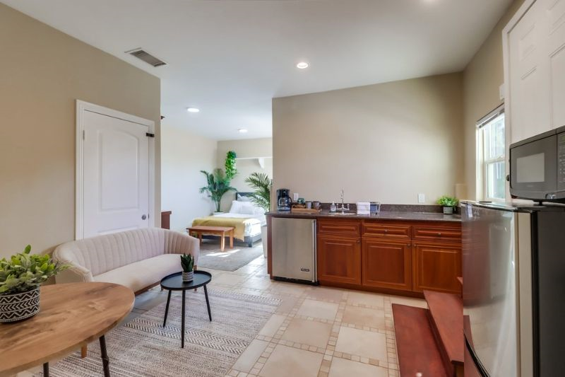 Beautiful, Private, Luxury Studio Space - Photo 1