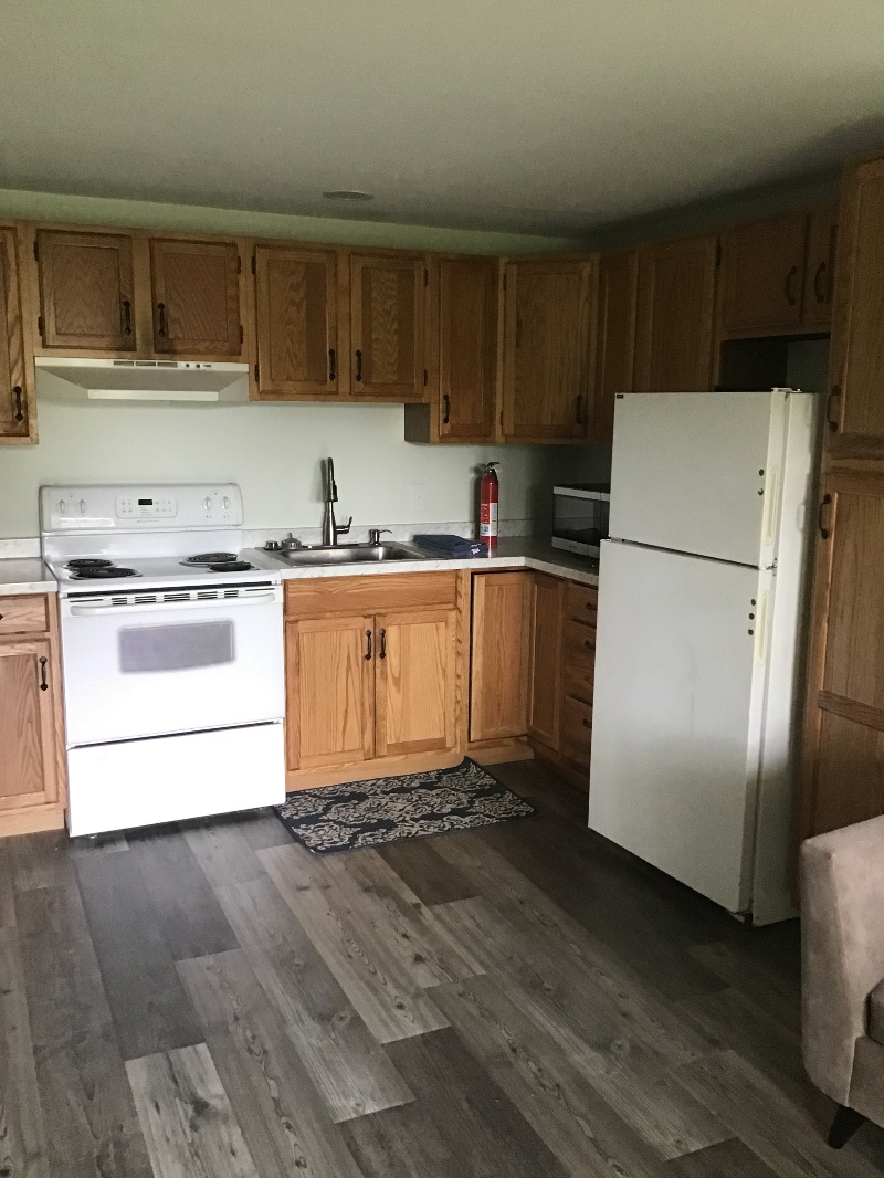 Lovely one bedroom studio near UVMC, lake and art district - Photo 2