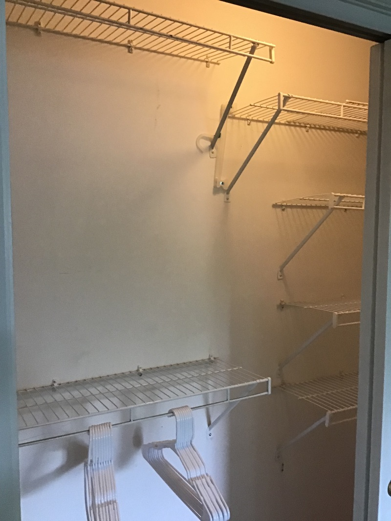 Lovely one bedroom studio near UVMC, lake and art district - Photo 11
