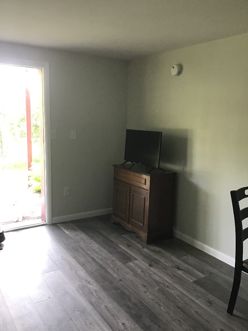 Lovely one bedroom studio near UVMC, lake and art district - Photo 4